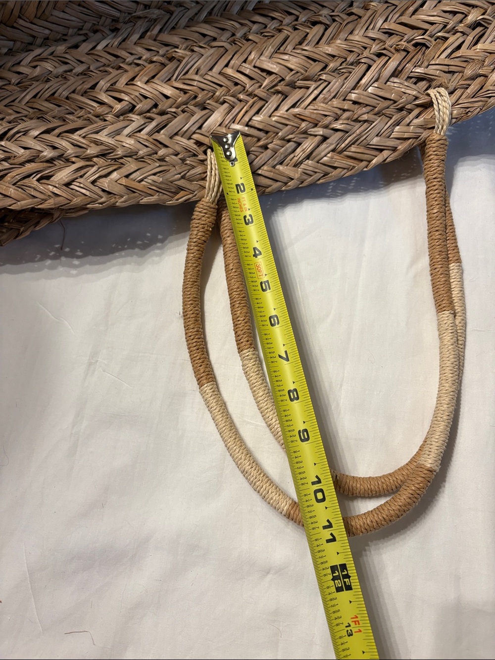 Woven Straw Tote Bag in Natural Beige - Casual Women’s Beach Bag Resortwear - Picture 6 of 7